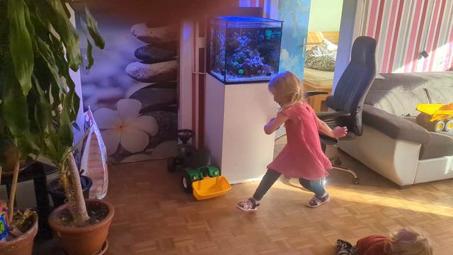 Кому хорошо 1 января , так это детям ))) смотреть онлайн