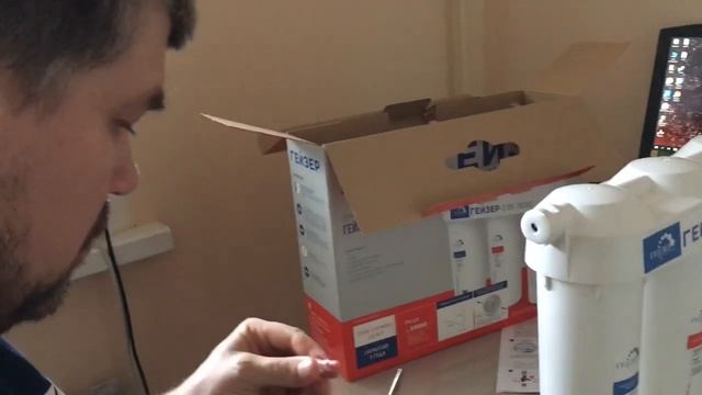 Как установить фильтр для воды Гейзер смотреть онлайн