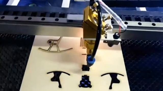 Лазерный станок CERTON 6040 Standard (60Вт) смотреть онлайн