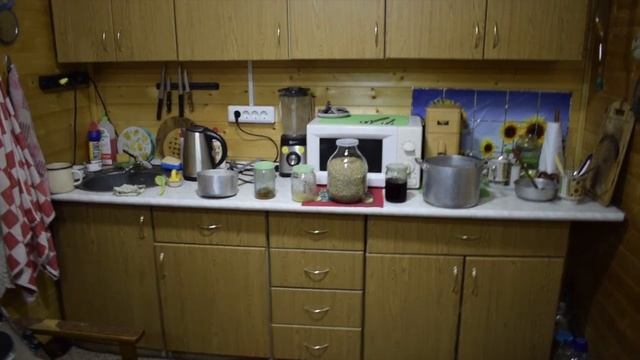 Готовим дома с Тейлор Фантазией (Клубничный кекс Аня Gacha 04  сентября 2022) смотреть онлайн