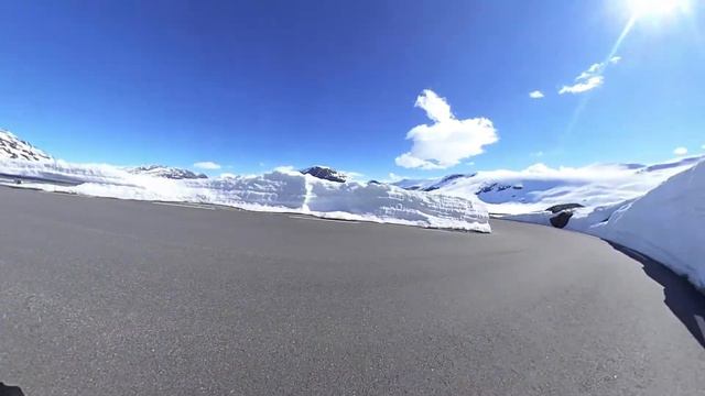 Sykkel Dalsnibba 22 05 2021 Горы снега и сухой асфальт смотреть онлайн