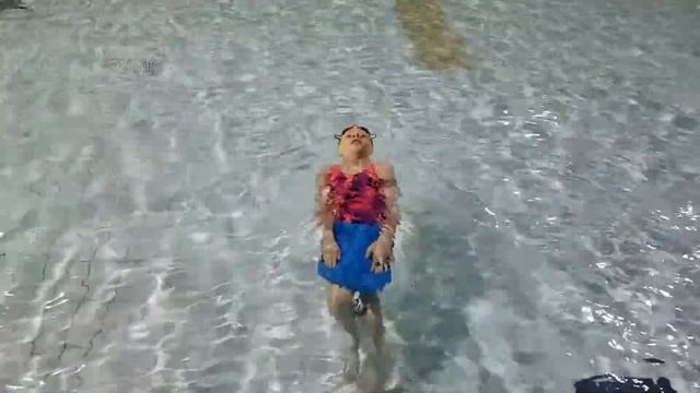 как научиться плавать брассом (урок #3.3 работа ног с доской) смотреть онлайн