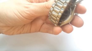 Снять заднюю крышку у часов CURREN