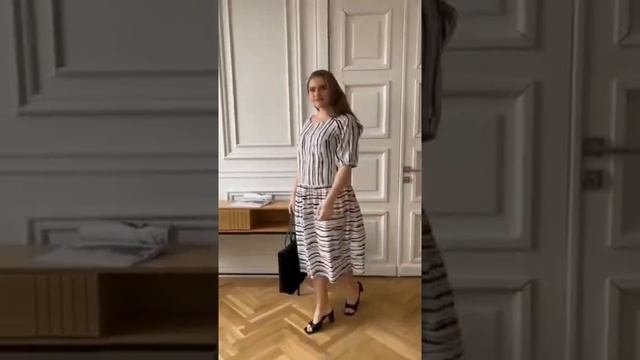 Купить платье женское летнее свободного силуэта бело-черного цвета, коллекция "Весна-Лето 2022" смотреть онлайн