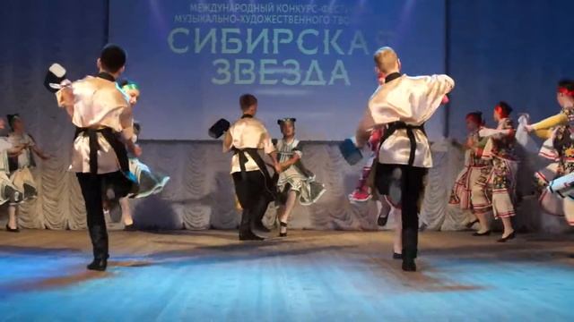 русский танец "Во кузнице" смотреть онлайн