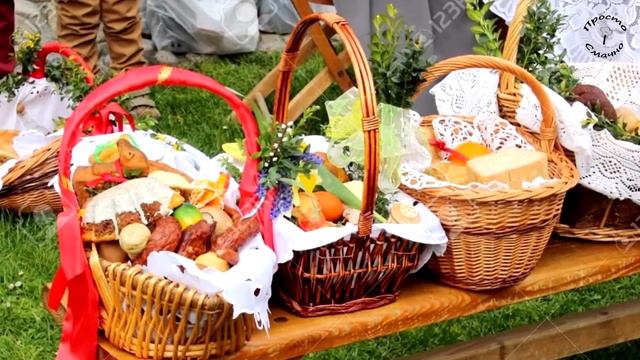 Як прикрасити ВЕЛИКОДНІЙ КОШИК. Пасха, писанки, крашанки / How to decorate an Easter basket смотреть онлайн