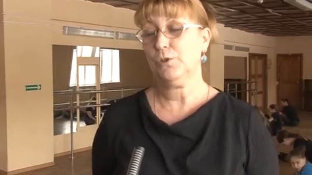 Винтовая лестница ДОМ эфир 25 03 18 вр 10мин 00сек Театр+Сирена смотреть онлайн