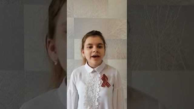 "Перед боем тихие, теплые вечера", исполняет Савина Виктория, школа №2 6А класс смотреть онлайн