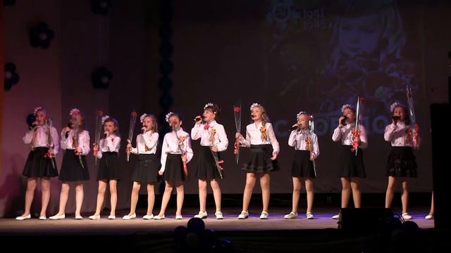 Ансамбль "Бубенцы",отчетный-2015,"Спасибо,деды". смотреть онлайн