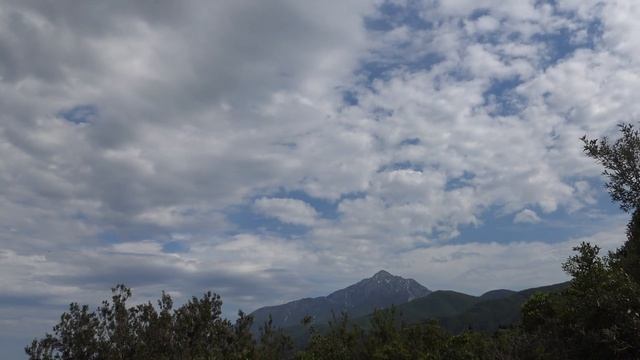 Два крыла (фантастический таймлапс Святой Горы Афон) смотреть онлайн