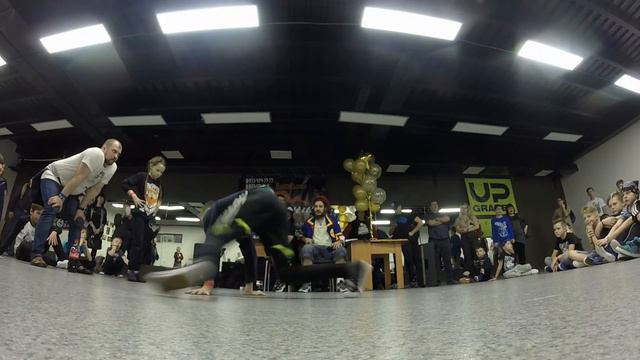 "Step In Bit vol.4" Break Dance дети нач.-ие до 14 лет,1/2 Жамеро Стас vs Петрикова Лиза смотреть онлайн
