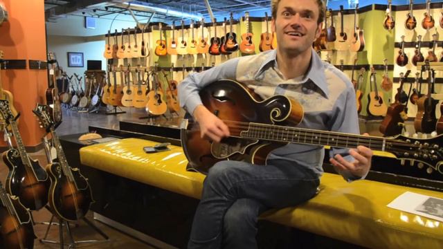 Chris Thile plays a Gilchrist Model 5 Mandocello смотреть онлайн