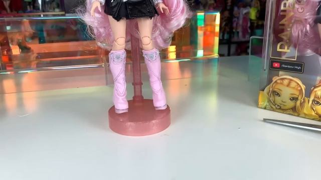 Minnie Choi | Rainbow High ROYAL THREE Rainbow Vision doll review and unboxing! смотреть онлайн