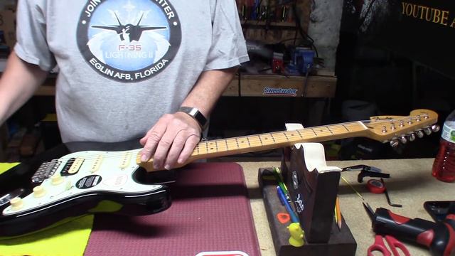 Jimmy Hendrix Fender Stratocaster Gets a Setup смотреть онлайн