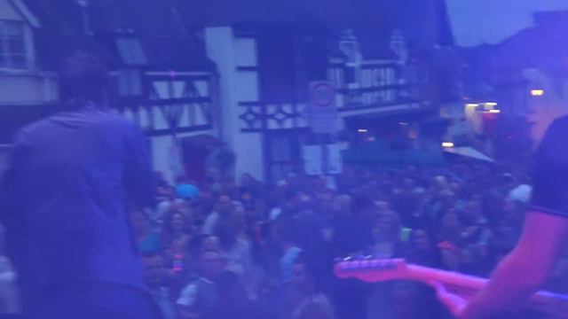 Savanna UK Playing a superb set смотреть онлайн