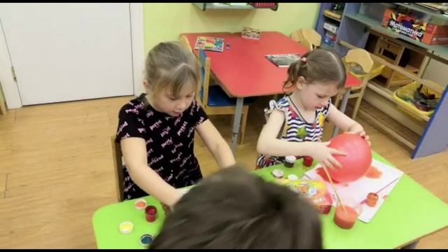 Нетрадиционное рисование воздушными шарами "Осенняя фантазия". Педагог Шейхова Л.В. Группа "Радуга". смотреть онлайн