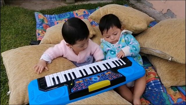 MIS GEMELAS ARTISTAS #GEMELAS #FAMILIA #ECUADOR #VIRAL / ALEXIS VILEMA смотреть онлайн