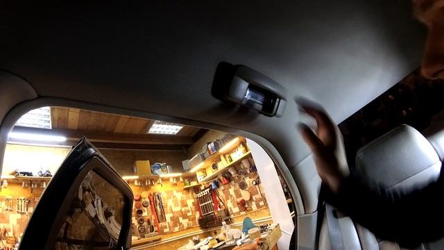 Как заменить лампы салона Крайслер 300С смотреть онлайн