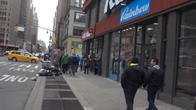 New York. Vlad walks down the streets. смотреть онлайн