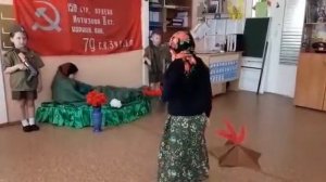 На Мамаевом кургане тишина...