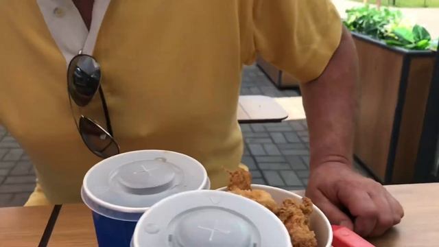 KFC?Не готовим дома! Кентукки жареная курочка!?? смотреть онлайн