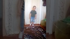 Ребёнка нельзя ставить в угол😹😹😹