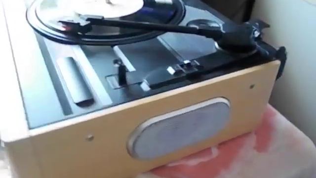 проигрыватель винила с фм радио Watson Ph-7000  производство Китай.