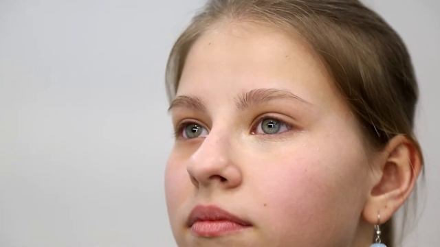 Урок 1. Как избавиться от тёмных кругов с помощью консилера смотреть онлайн