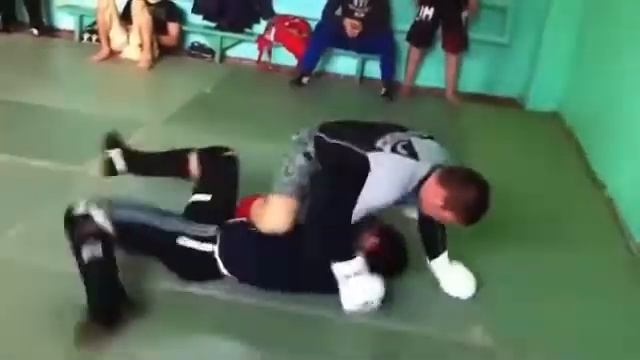 Khabib Nurmogamedov 11 лет назад тренировки #ufc смотреть онлайн