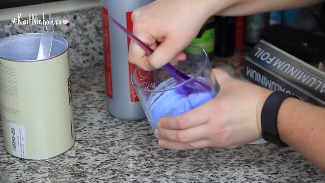 How To Balayage/Ombre your hair at home!! ♥ Hair Painting Tutorial смотреть онлайн