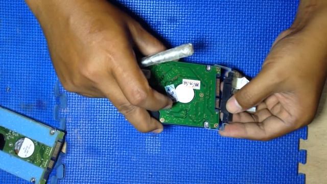 Easy Way To Replace Hard Drive Of Aspire One 722 смотреть онлайн