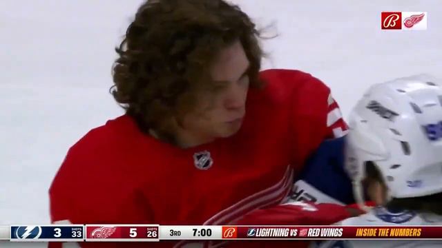 Mikhail Sergachev tries to fight Seider after Red Wings defender hit Hagel (21 dec 2022) смотреть онлайн