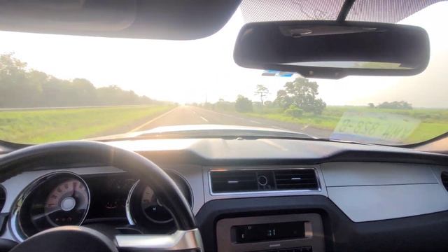 Vw Gol mejor que un Mustang 2011 3.7L V6 ? / ¿Cual escogerias tú y porqué? смотреть онлайн