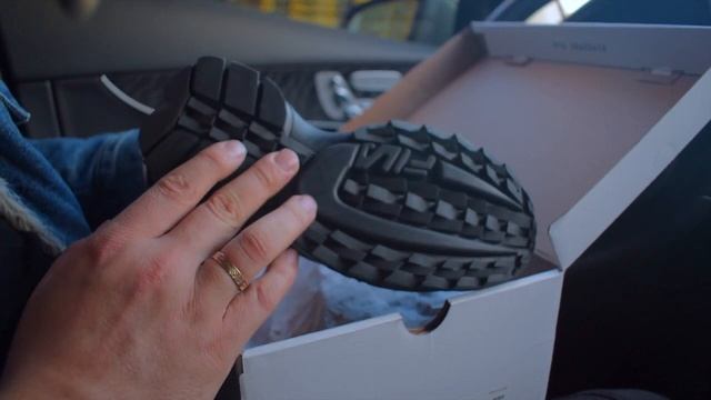 Видеообзор на кроссовки Fila Disruptor 2 Winter Black Leather от магазина Filadiscount.ru смотреть онлайн