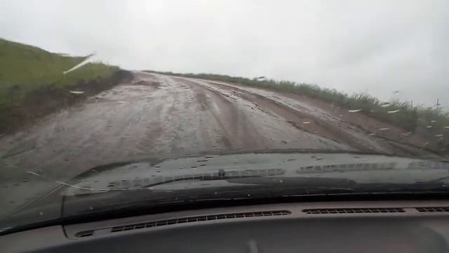 Тойота Калдина 4WD  на Кордианте по грязи в гору