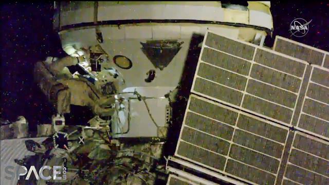Cosmonauts spacewalk outside Nauka module in these amazing views смотреть онлайн