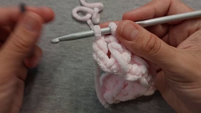 НЕ ЗНАЕТЕ, КУДА ДЕТЬ ОСТАТКИ ПРЯЖИ? ЭТОТ вариант Вам ТОЧНО ПОНРАВИТСЯ! смотреть онлайн