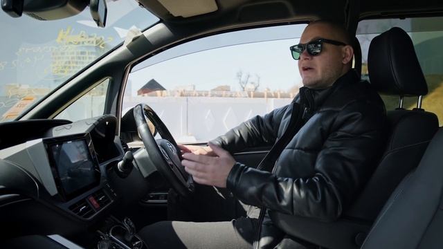 Toyota NOAH / ESQUIRE 2019 года ГИБРИД ? ПРЕМИАЛЬНЫЙ МИНИВЭН ? смотреть онлайн