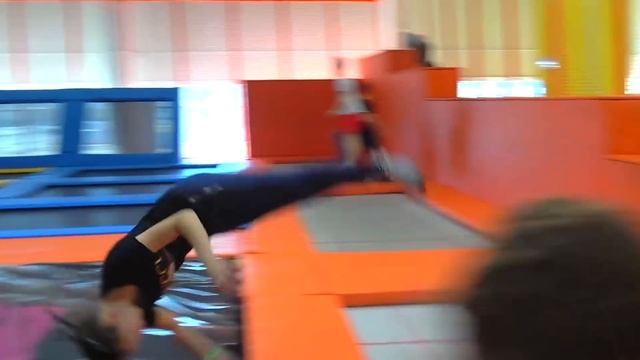 Арсений ПРАЗДНУЕТ свое День Рождения с ДРУЗЬЯМИ. БРОС ШОУ ГЕЙМС смотреть онлайн