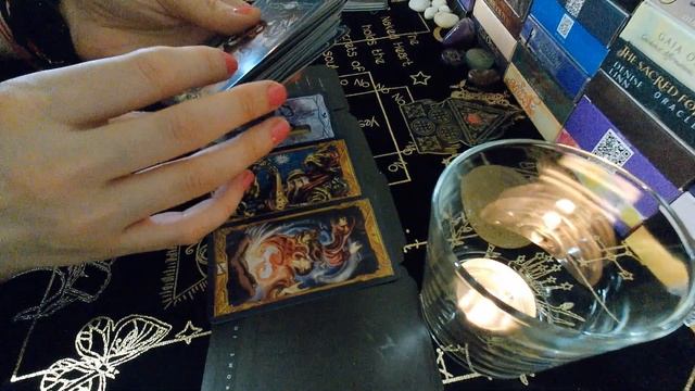 ЗЕРКАЛА ВАШИХ ДУШ! ВЫ И ОН ЧТО ИСПЫТЫВАЕТЕ ?ДРУГ К ДРУГУ? ♠♥ГАДАНИЕ ТАРО НА ОТНОШЕНИЯ смотреть онлайн