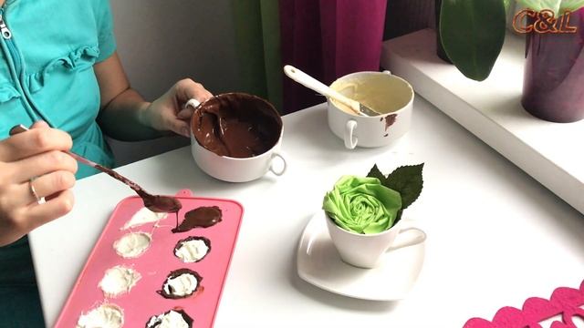 Step four finish the work with the filling and close it with chocolate смотреть онлайн