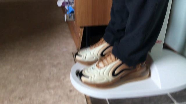 How much Height do Nike Air Max 720 add? смотреть онлайн