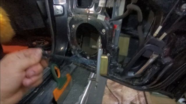 Ограничитель задней двери Hover смотреть онлайн