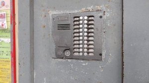 звуки домофона Метаком-МК 20 пятиэтажный дом. весёлая кошка Муся в подвале! ?????