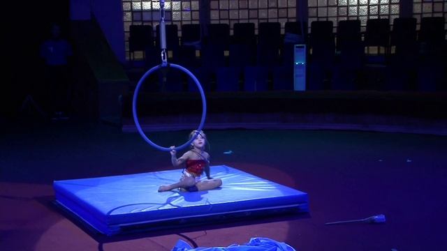 Хлызова Аня. Воздушная гимнастика на кольце,7 лет. моё сердце океан смотреть онлайн