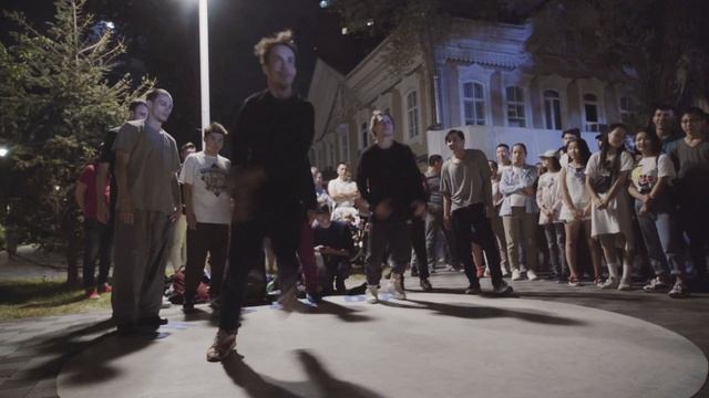 Атмосфера вечернего Арбата в Алматы смотреть онлайн