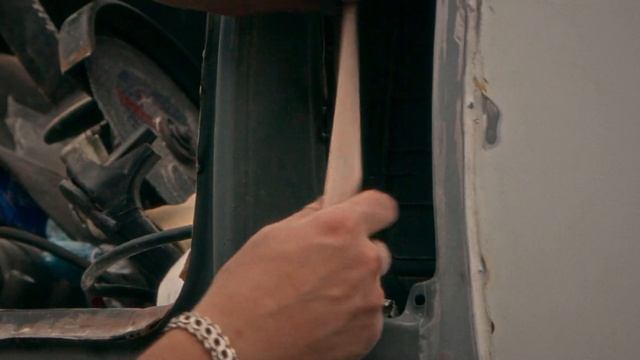 НИВА С ПОРВАННОЙ Ж*ПОЙ #2 / Жестянка и покраска смотреть онлайн