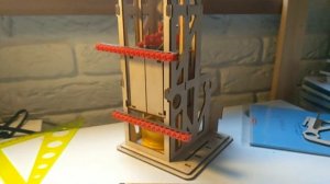 Описание! Макет лифта в ручном действии