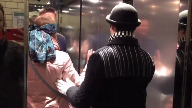 Предложение на крыше дома Зингера - СПб смотреть онлайн