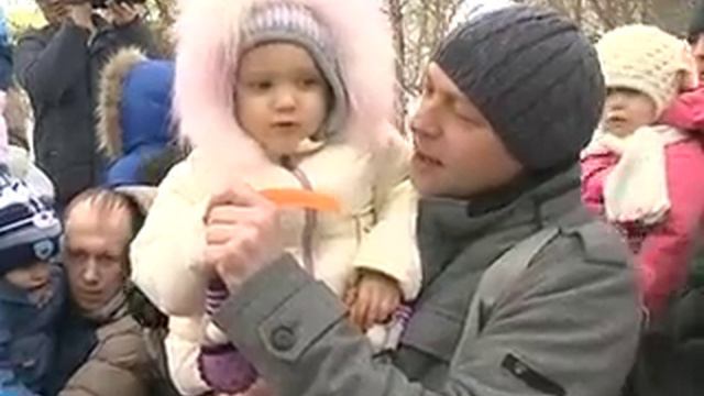 Медвежата Матвей и Захар отметили первый день рождения смотреть онлайн